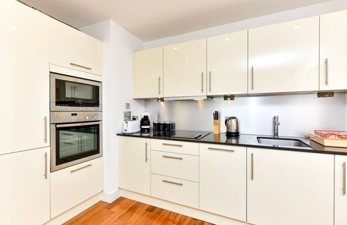 Cardiff City Centre Apartment | Pass the Keys | Super Central Spacious 2 Bed Apartment with Parking