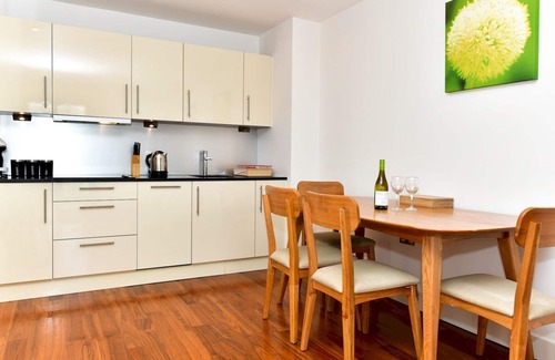 Cardiff City Centre Apartment | Pass the Keys | Super Central Spacious 2 Bed Apartment with Parking