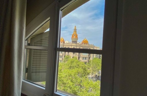 Eixample Apartment | Passeig De Gracia- Heart of the City. Best Location.
