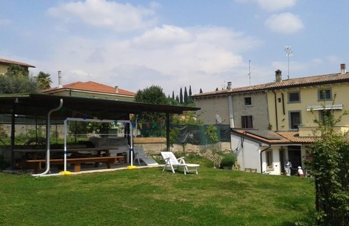 Pastrengo Apartment | Pastrengo: Nice House with garden very close to Garda lake