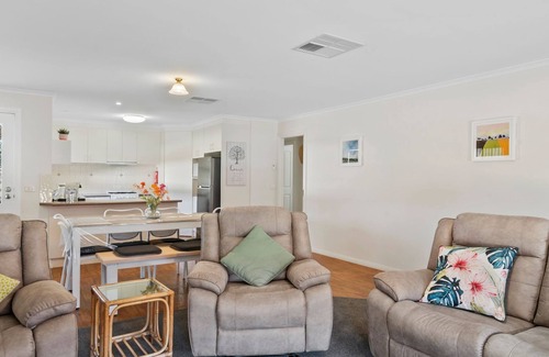 Mulwala House | Pat's Place Sun and Lake