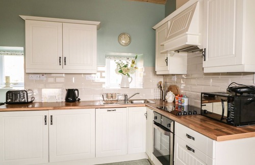 Rostrevor Cottage | PAT WHITE'S COTTAGE, pet friendly, with open fire in Rostrevor