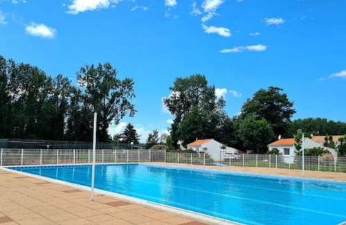 Saint-Hilaire-de-Riez House | Patio house, swimming pool/games residence in the pines