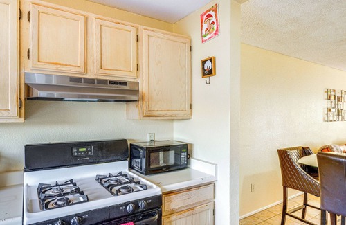 California City House | Patio & Mtn Views: Family Gem in California City