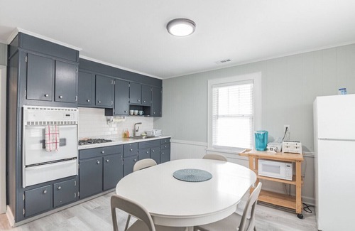 Ventnor City House | Patio w/Ocean Views★Beach Block★ Parking★