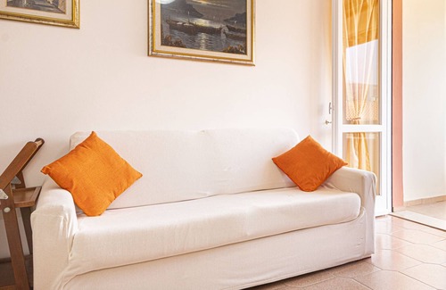 Marina di Campo Apartment | Patrizia, apartment a few steps from the pedestrian center of Marina di Campo equipped with air cond