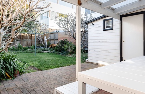 Merewether Cottage | Pattys Cottage - Pet friendly home in Merewether
