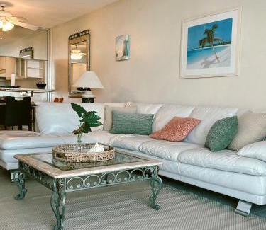 Mid Beach Apartment | Pavilion Beach Front Apartment with Balcony