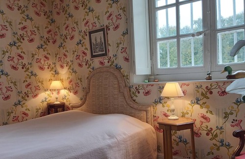 Craon Other | Pavilion in the west wing of Château de Craon - 7 bedrooms - swimming pool and tennis court