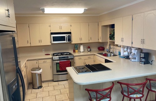 Morrilton House | Paw Paw Tree Estate Home with Three Bedroom Guest House. Sleeps 19.