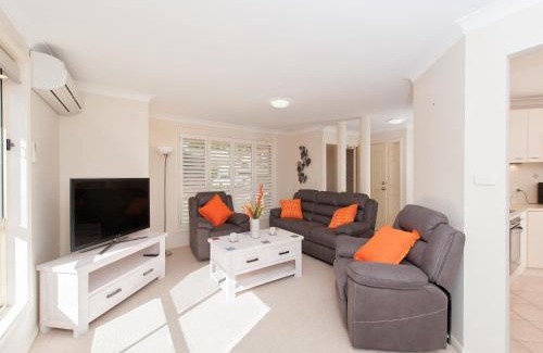 Corlette House | Pawprints