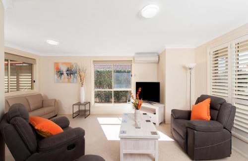 Corlette House | Pawprints