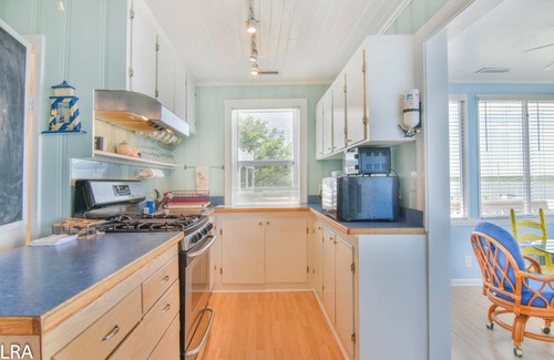 Topsail Beach House | Paws & Relax at Waterloo!
