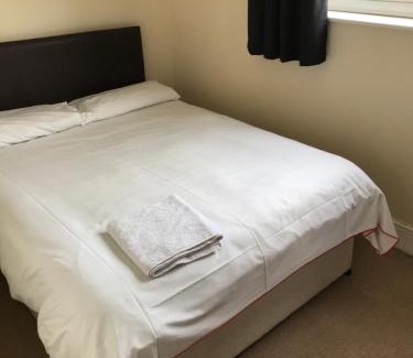 Ellesmere Port Apartment | Pay2Stay