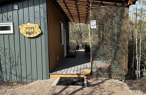 Mountain View Cabin | Payne Lake Wilderness Huts - Duck Blind