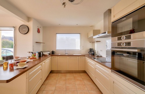 Ploneour-Lanvern House | Pays Bigouden, maison pour 8 with a pool