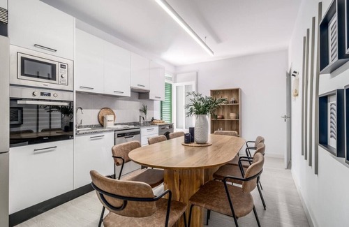 Castellana Apartment | Paz - 4 bedrooms and terrace in Castellana