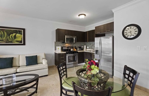 Washington Condo | PC314 - Pool View - Couple or Family with kids - 1BR
