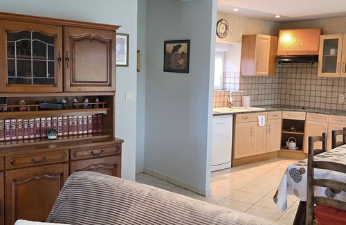 La Villedieu-en-Fontenette Cottage | Peaceful countryside cottage near nature
