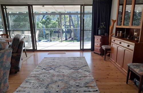 Fishermans Paradise House | Peace By The River - spacious family retreat