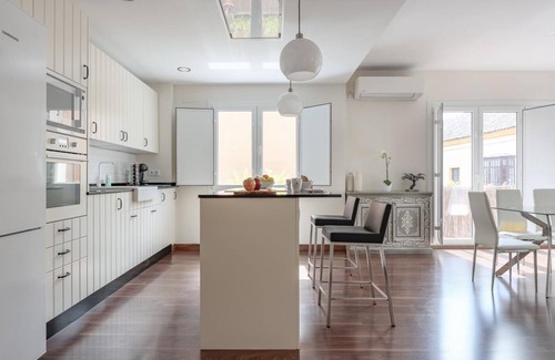 San Vicente Apartment | PEACE OASIS IN THE HEART OF SEVILLA 2 BR - 2 Baths WIFI AC