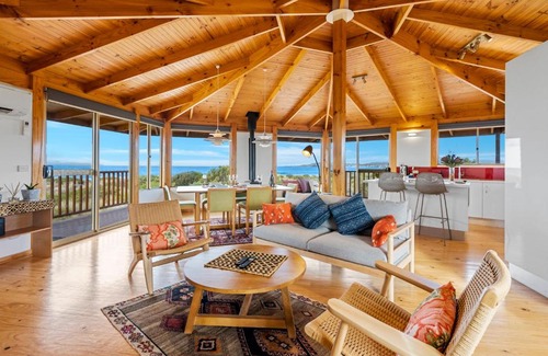 Dolphin Sands House | Peace & Plenty