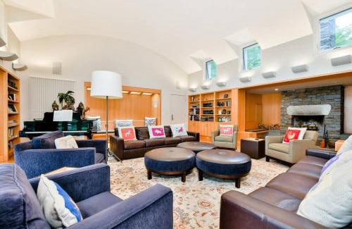 North Pomfret House | Peace & Tranquility At Your Our Own Private Estate