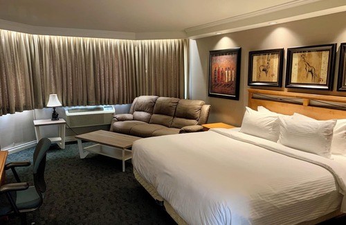 Peace River Hotel | Peace Valley Inns