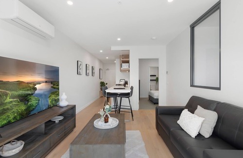 Brunswick West Apartment | Peaceful 1-Bed Unit with a Spacious Balcony