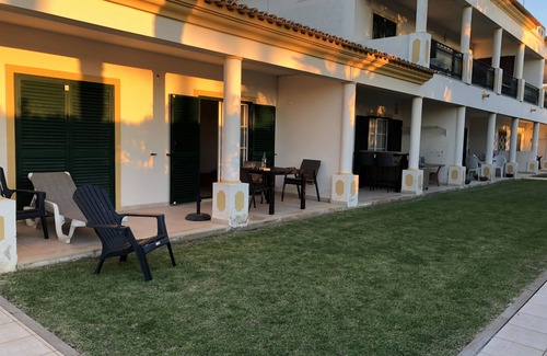 Castelo Apartment | Peaceful 1BR Garden Apartment with pool, WiFi, Gale, Albufeira