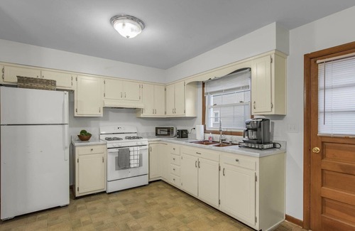 Pittsboro Apartment | Peaceful 2-Bedroom Apartment - Close To It All!