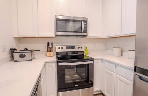 St. Augustine House | Peaceful 2BR Townhome w/WiFi + AC – Pet Friendly, Near Parks!