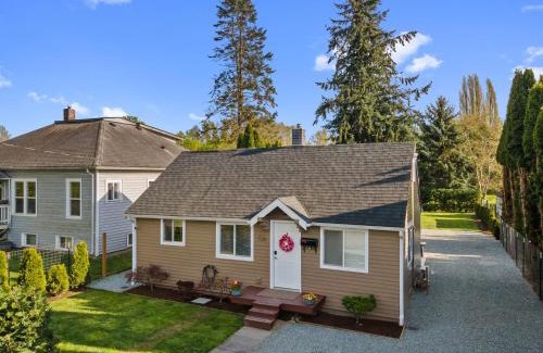 Mount Vernon House | Peaceful 3BR W BBQ Firepit Near Nature Skagit