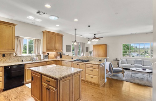Temecula House | Peaceful 5 acre estate, Single level 3-bed 2 bath, minutes to Old Town, wineries