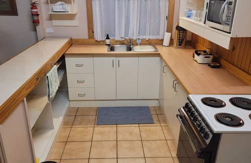 Henley Beach Apartment | Peaceful accommodation coastal retreat