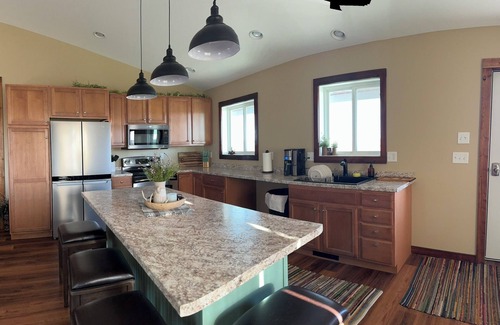 Williamsburg House | Peaceful and Cozy Country Retreat w/views