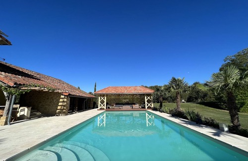 Boulogne-sur-Gesse Cottage | Peaceful and private 2- bed Gite with Pool