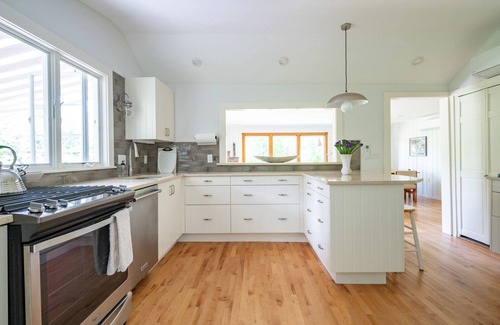 Kennebunkport House | Peaceful and Picturesque Cape Porpoise Cottage