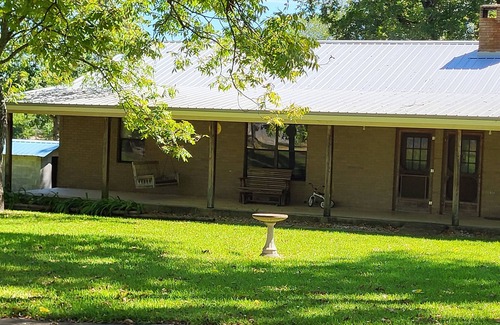 Macon Apartment | Peaceful and quiet 2-bedroom apartment with WiFi, AC in Macon.