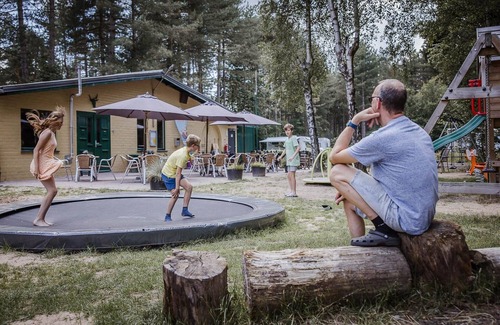 Wechelderzande Ski Chalet | Peaceful Woodland Chalet