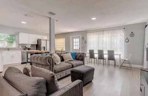 Crystal Beach House | Peaceful beach vacation