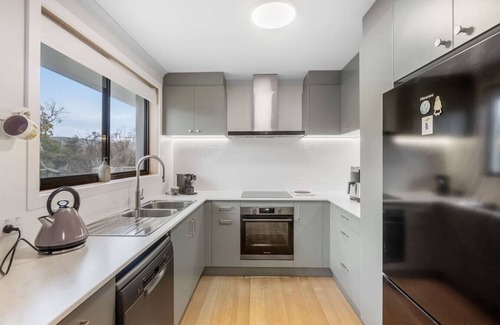 Clifton Beach Apartment | Peaceful Beachside Home