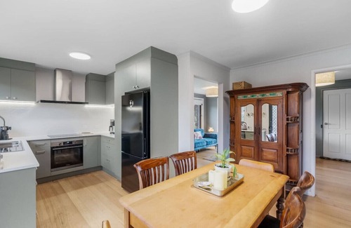 Clifton Beach Apartment | Peaceful Beachside Home