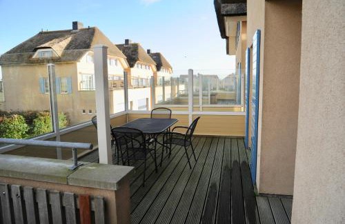 Stavoren House | Peaceful boathouse located in a water activity-rich area