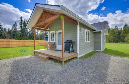 Bonners Ferry House | Peaceful Bonners Ferry Cabin with Deck and Mtn Views!