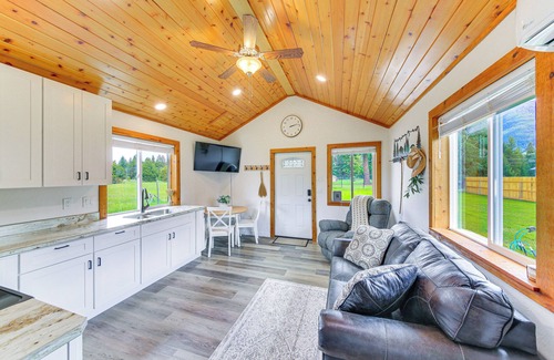 Bonners Ferry Cabin | Peaceful Bonners Ferry Cabin w/Deck & Mtn Views!