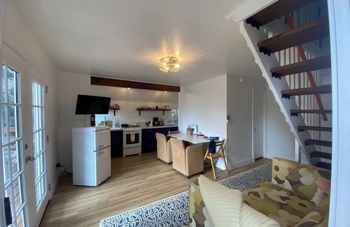 Crestline Cabin | Peaceful cabin among oaks. Perfect for relaxing, reading, yoga, meditation.