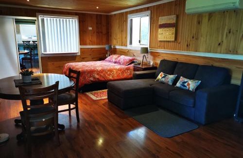 East Tamworth Villa | Peaceful cabin in a rural setting 2km from CBD