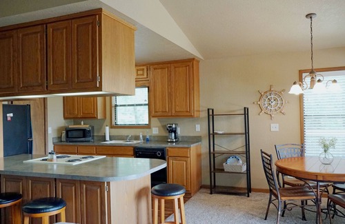 Evening Shade Cabin | Peaceful Cabin in the Woods Near Lake Tenkiller - Sleeps 6
