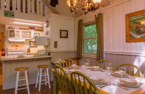 Charter Hills Ski Chalet | Peaceful Chalet Close to Skiing